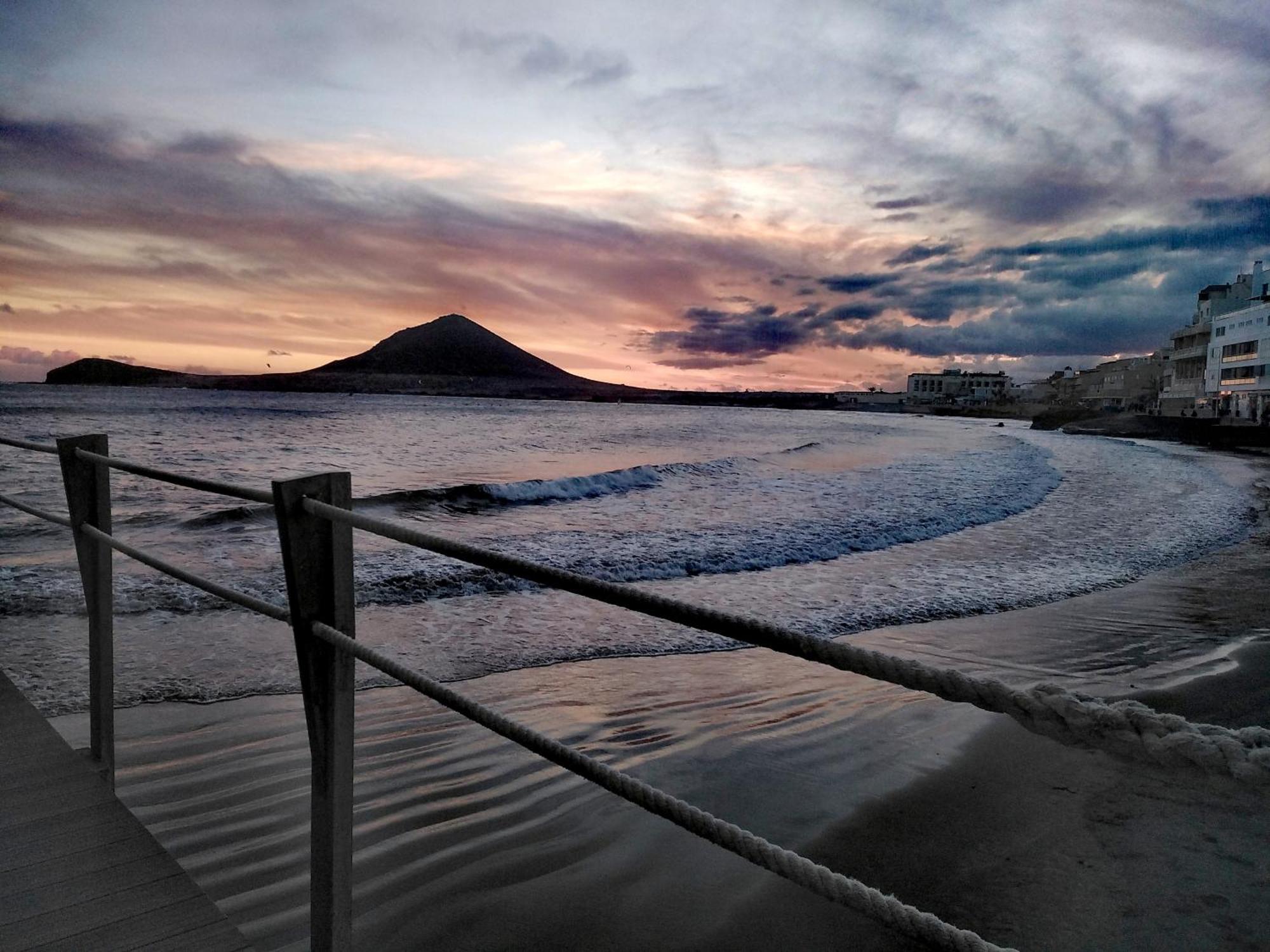 אל מדאנו Alquilaencanarias-Medano Galte, Terrace And Beach מראה חיצוני תמונה